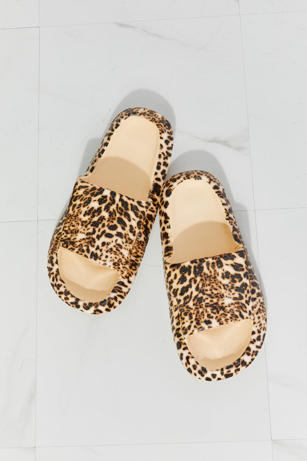 MMShoes Arms Around Me Open Toe Slide in Leopard