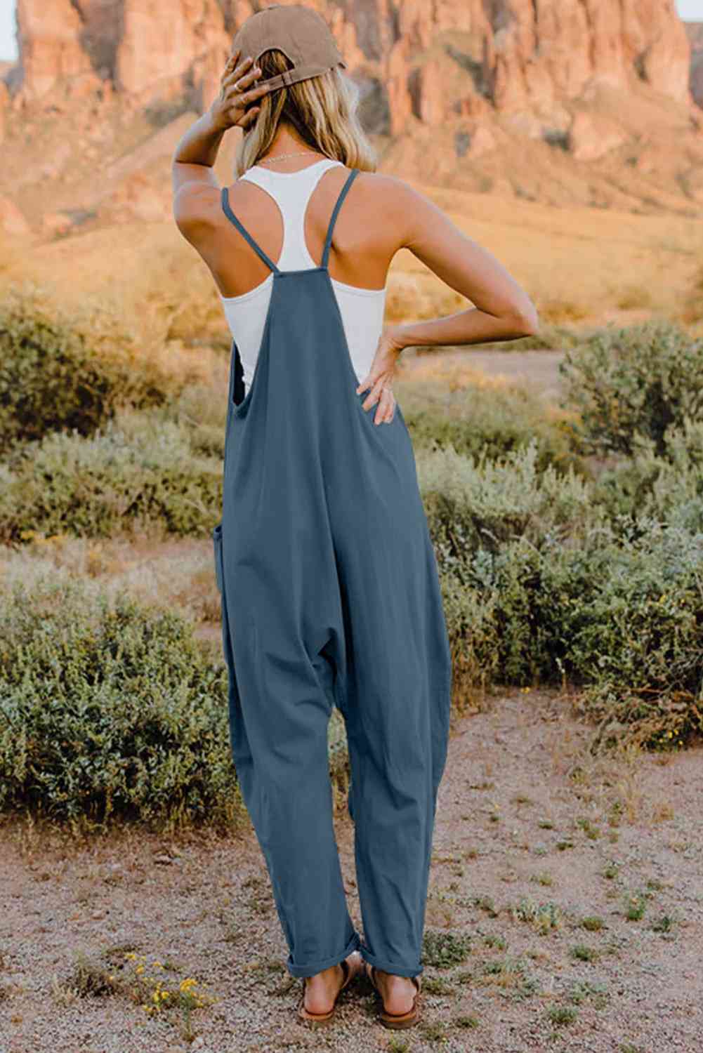 Best Selling V-Neck Sleeveless Jumpsuit with Pocket