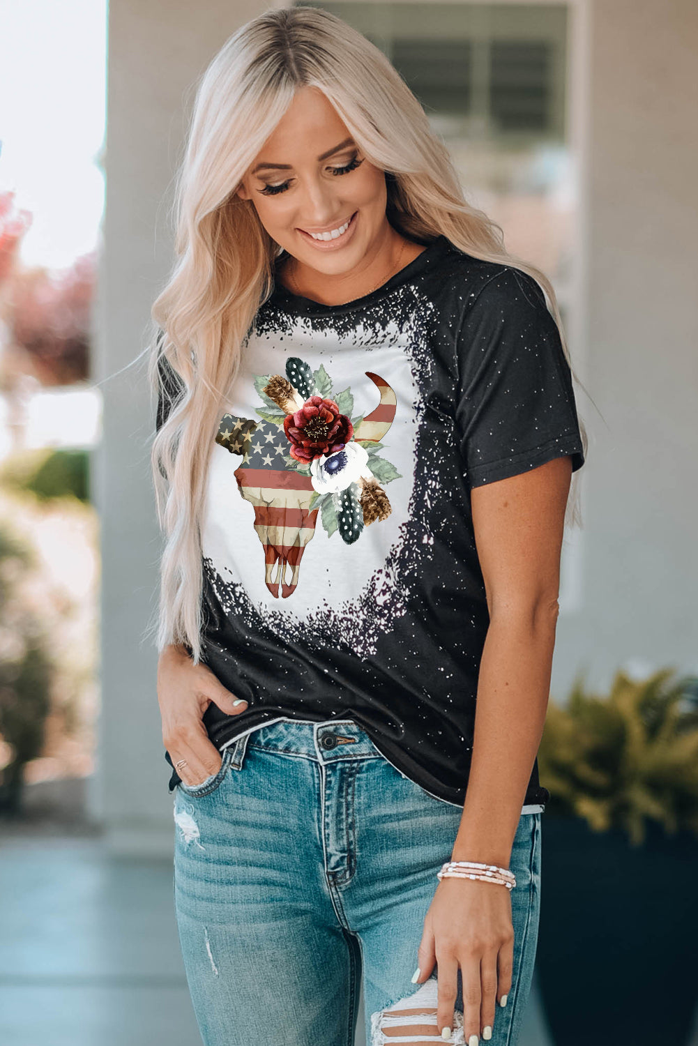 Flag Bull Graphic Round Neck Tee