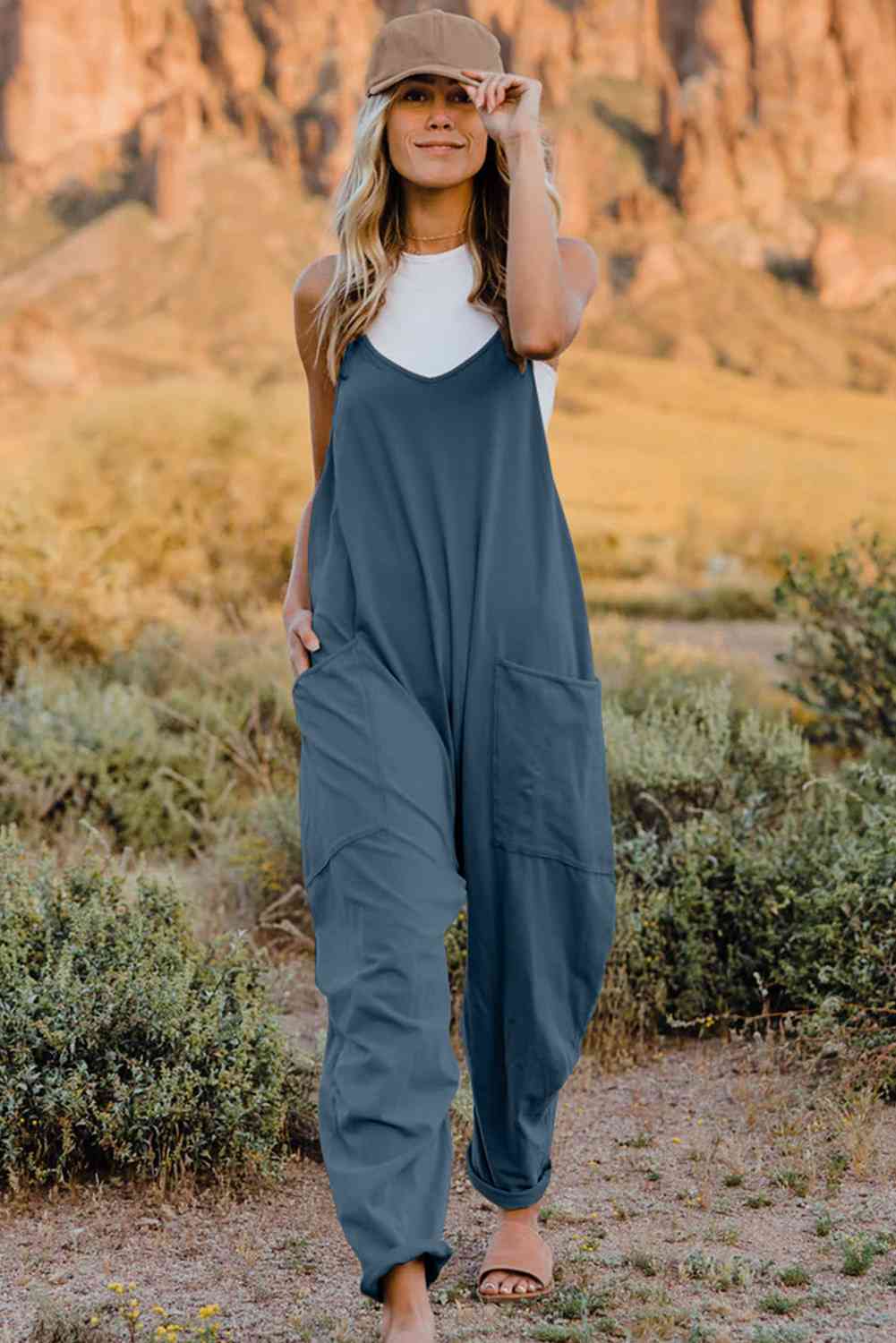 Best Selling V-Neck Sleeveless Jumpsuit with Pocket